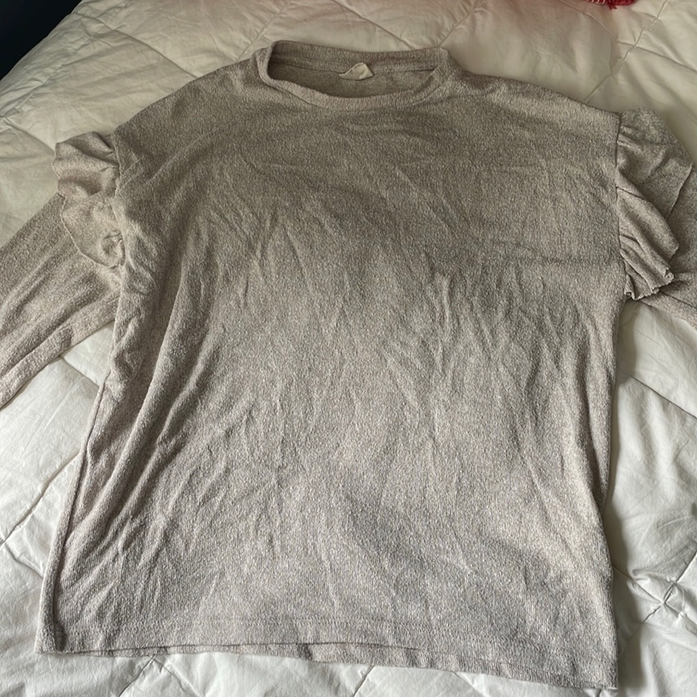 Zara Kids Collection Size 13/14 (Size Small) Sweater with Ruffles.